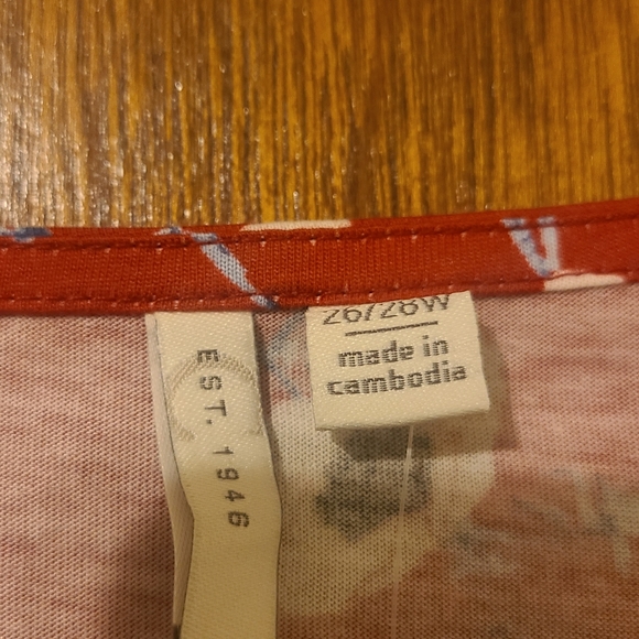 V-Neck Floral Blouse - Picture 2 of 2